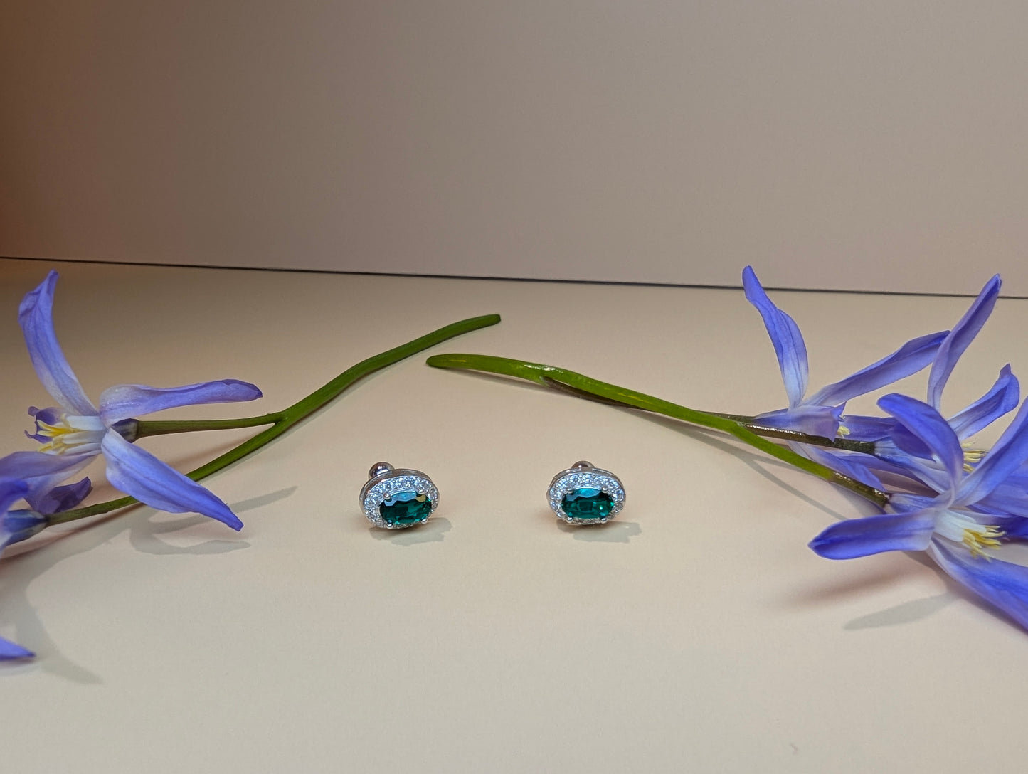 "Lumière" Lichtpunkte Ohrstecker - Emerald Glow