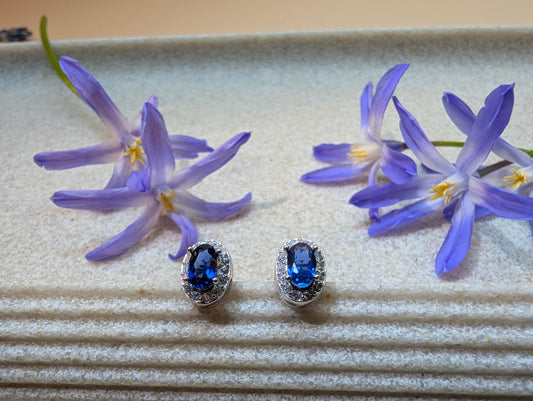 "Lumière" Lichtpunkte Ohrstecker - Sapphire Dream
